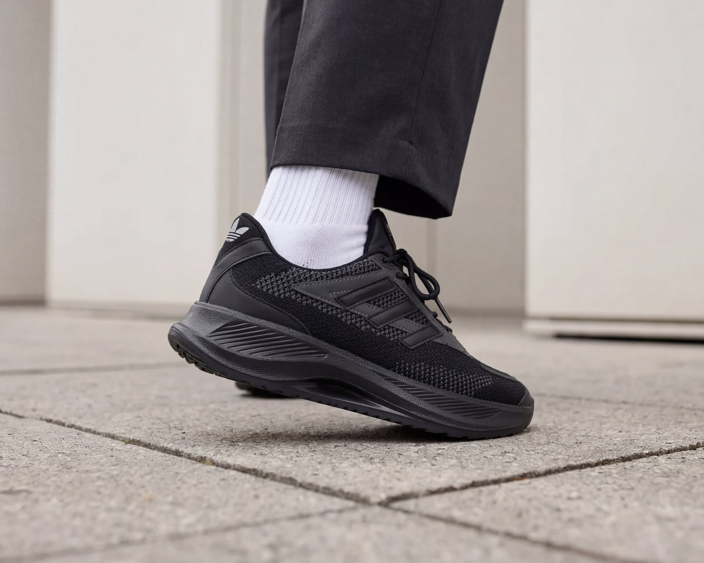Mirror-Breathable Hard Black